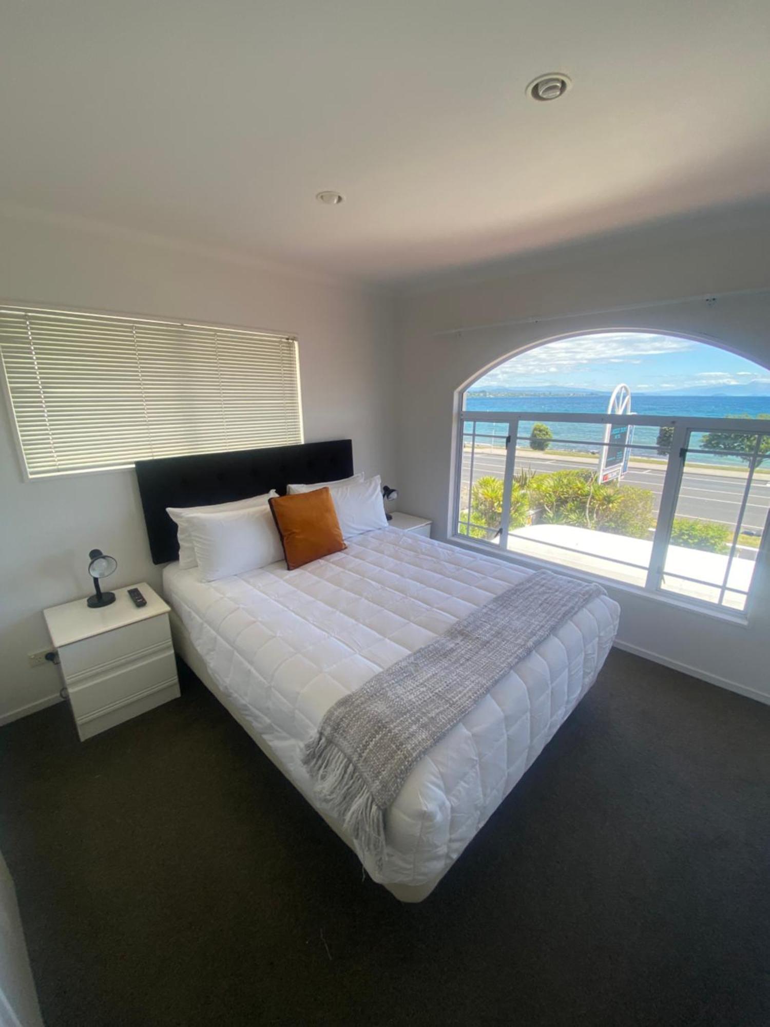 Lakeside Taupo Motel Kültér fotó